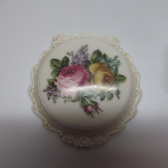 Vtg Porcelain Trinket Holder - Picture 2 of 8